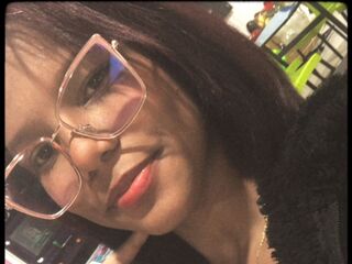 AlessaGiraldo's Australian live cam shows Profile Image