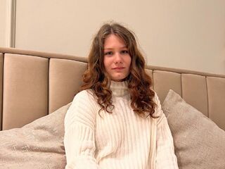 CharlotteWow's European live cam models Profile Image